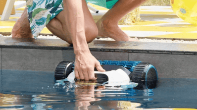 Automatic Waterline Parking - easy retrieval of pool robot
